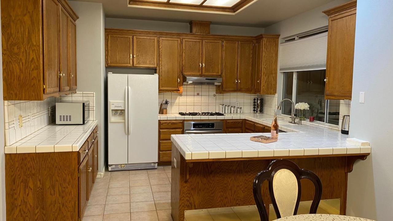 Beautiful Peaceful Desirable Home In Madera Rancho エクステリア 写真